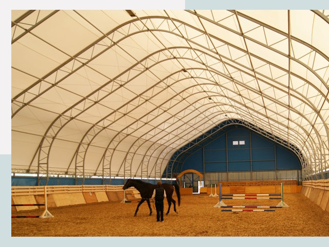 Строительство конных манежей в Кизилюрте